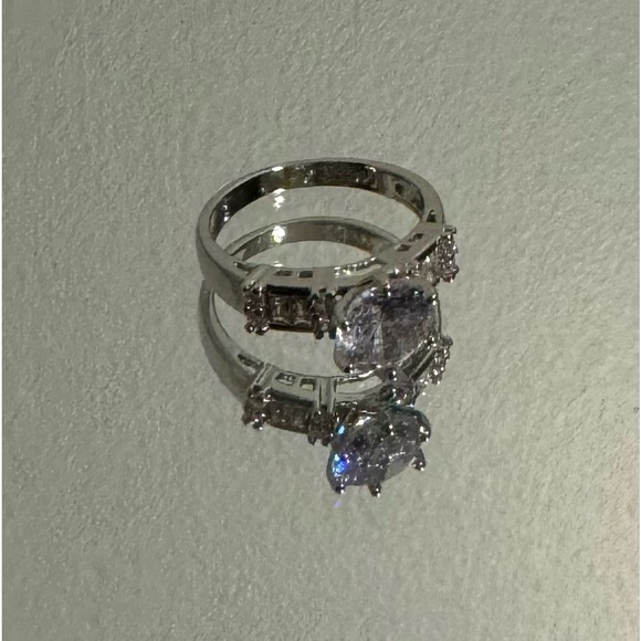 FREE 🆕 Piatella ring, 1 carat round cut, side accents, 14k white gold plated - Picture 5 of 14